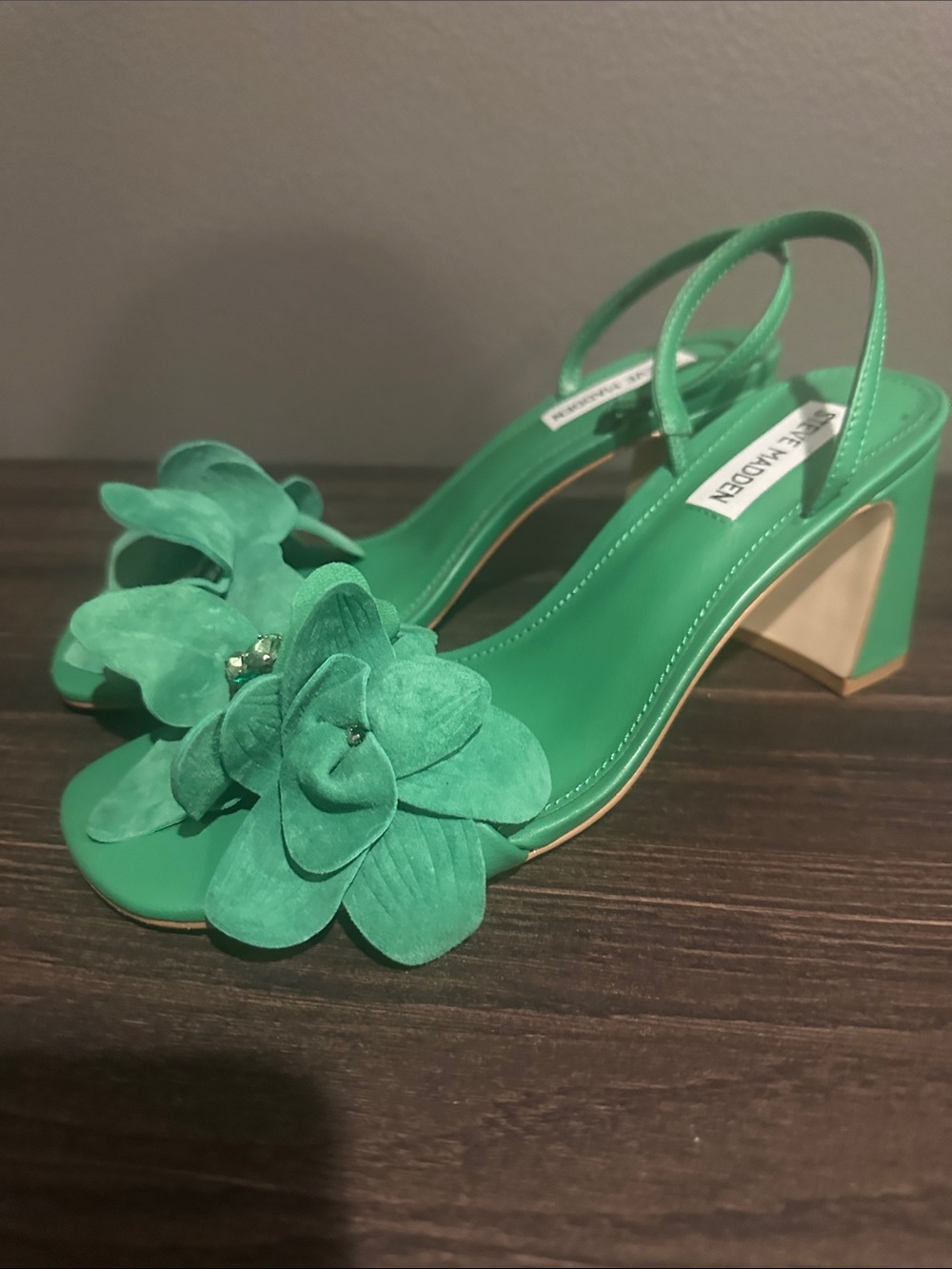 Steve Madden Emerald Green Floral Slingback Heels - Picture 4 of 7